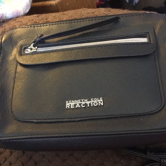 KENNETH Cole reaction cross body purse - Picture 1 of 4
